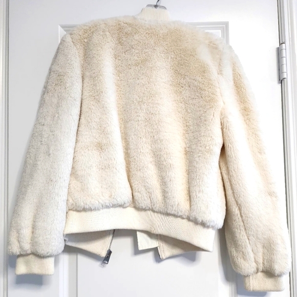 Love Tree Cream color Faux Fur Bomber Jacket size Medium - Picture 2 of 5